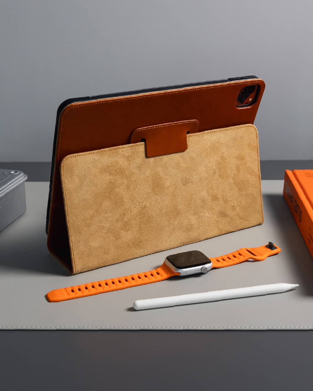 leatheripadcasestand